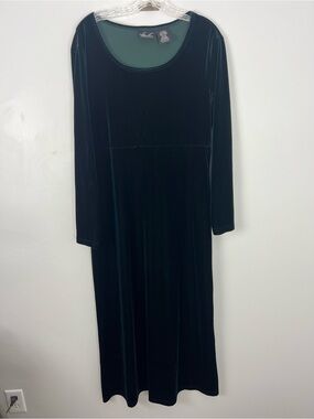 dark green long sleeve velvet dress Kathie Lee Collection | Dresses | Holiday Christmas Special Event costume design supplies